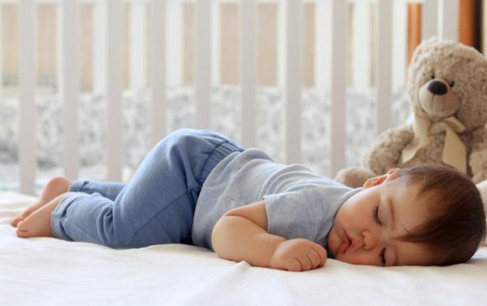 Tâm tư của trẻ được tiết lộ qua tư thế ngủ, nếu thuộc loại thứ 4, bố mẹ nên quan tâm con nhiều hơn - Ảnh 2.