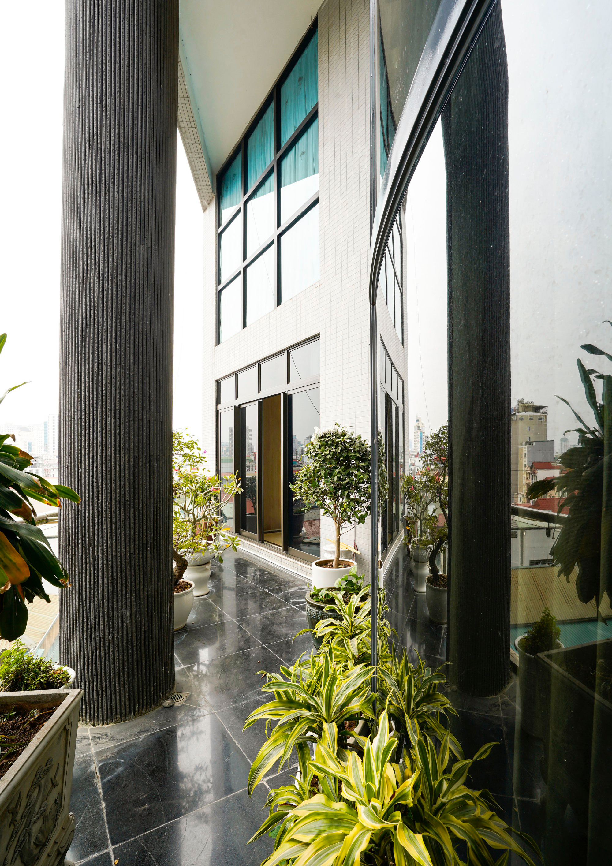 Gia chủ chịu chi 1,8 tỷ để thi công căn hộ Penthouse Hào Nam 250m² nâng tầm không gian sống - Ảnh 31.