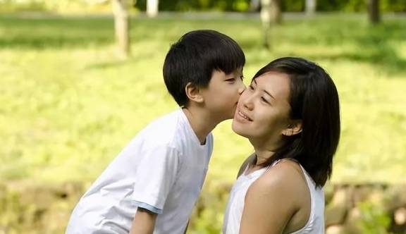 Cha mẹ &quot;bỏ túi&quot; 3 ĐIỀU này có thể giúp con vượt trội hơn bạn bè cùng trang lứa: Điều thứ 3 nhiều người biết nhưng khó thực hiện  - Ảnh 2.