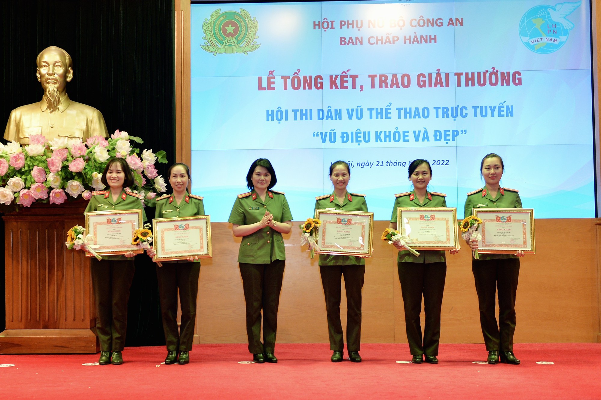 Hội Phụ nữ Công an tỉnh Lào Cai đoạt giải B Hội thi dân vũ thể thao trực tuyến trong lực lượng Công an nhân dân - Ảnh 1.
