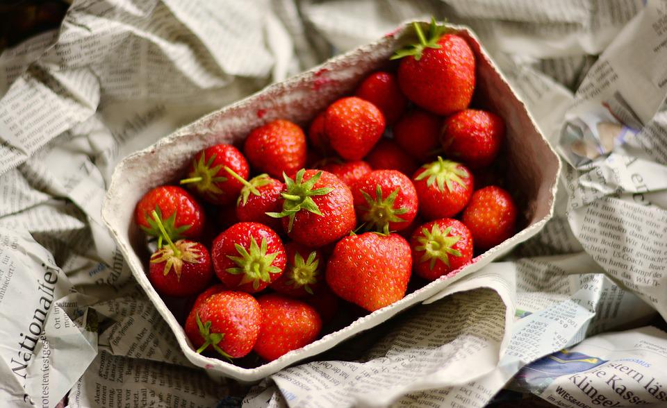 strawberries-2398422_960_720.jpg