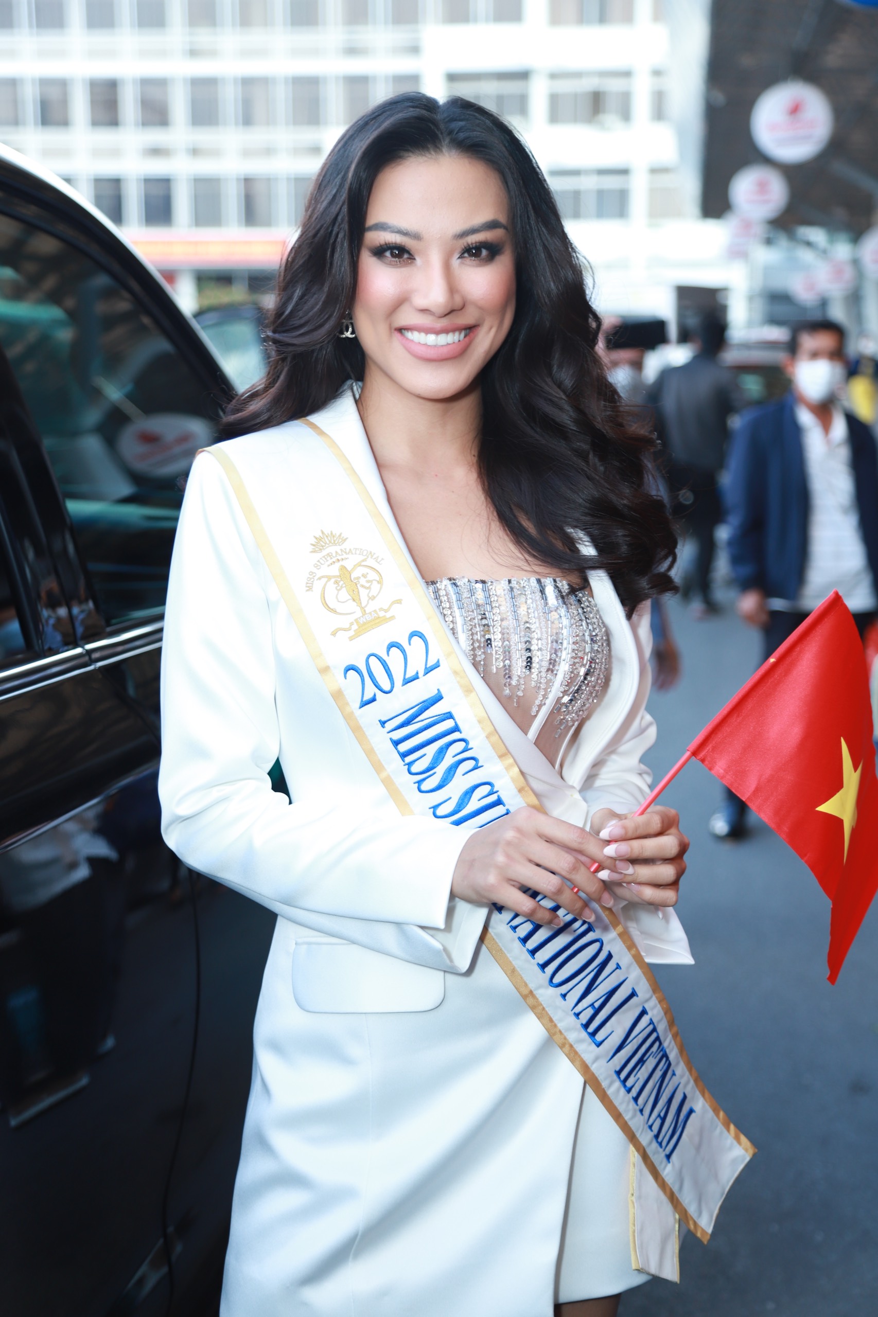Kim Duyên lên đường đi thi Hoa hậu Siêu quốc gia - Ảnh 2.
