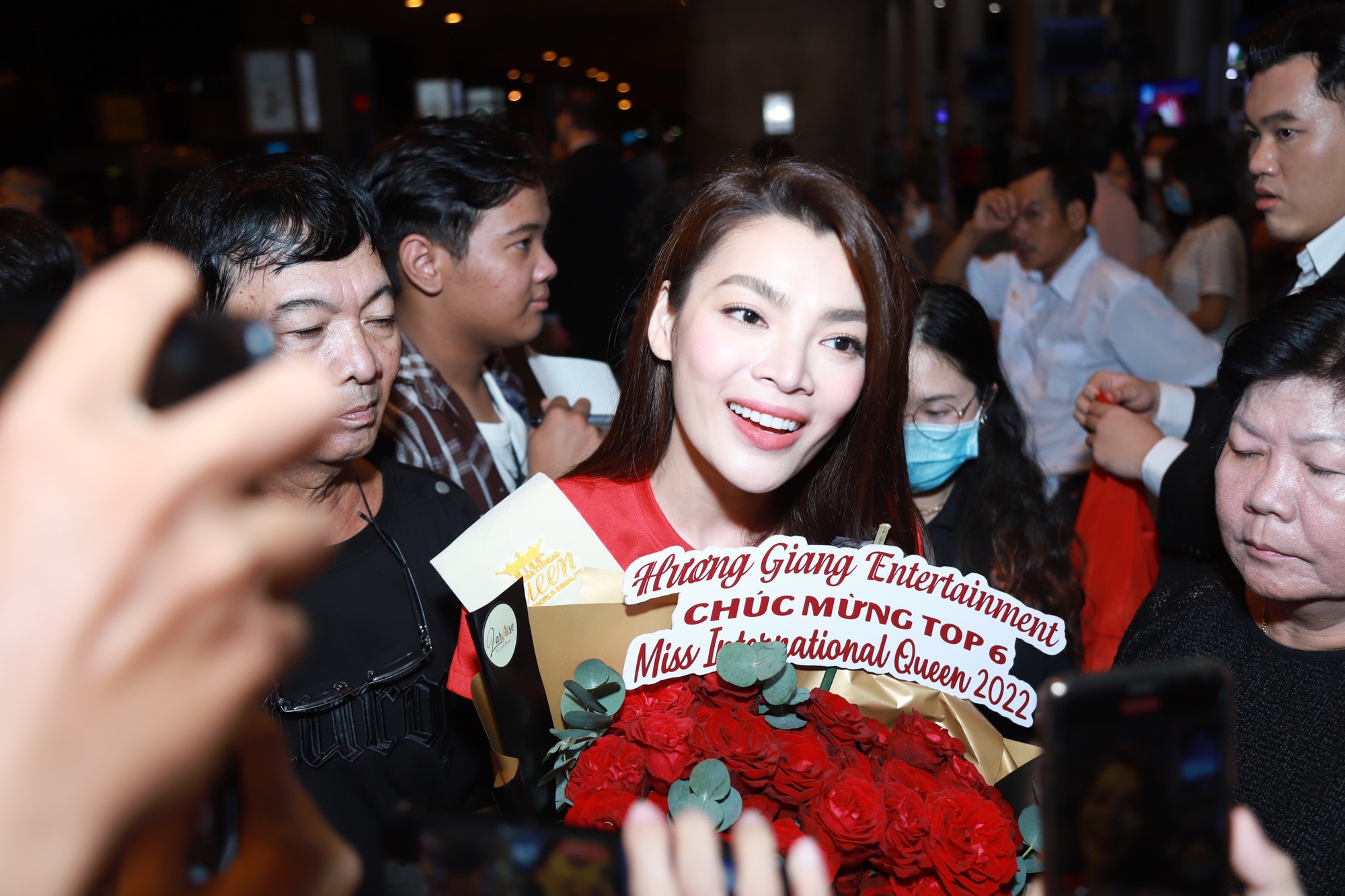 Trân Đài về Việt Nam sau thành tích Top 6 Hoa hậu Chuyển giới Quốc tế 2022 - Ảnh 2.