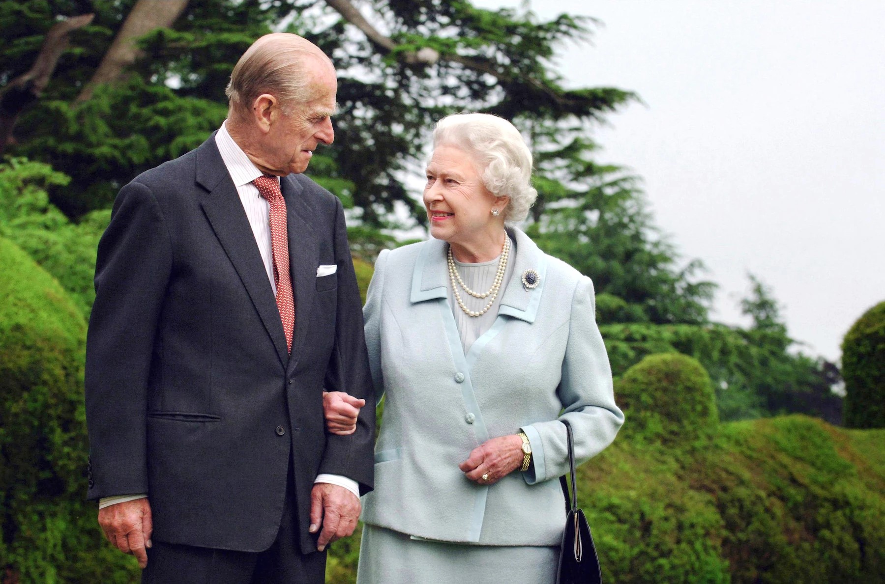 Nữ hoàng Elizabeth II: 70 năm cùng thăng trầm cùng đất nước và hoàng gia - Ảnh 17.