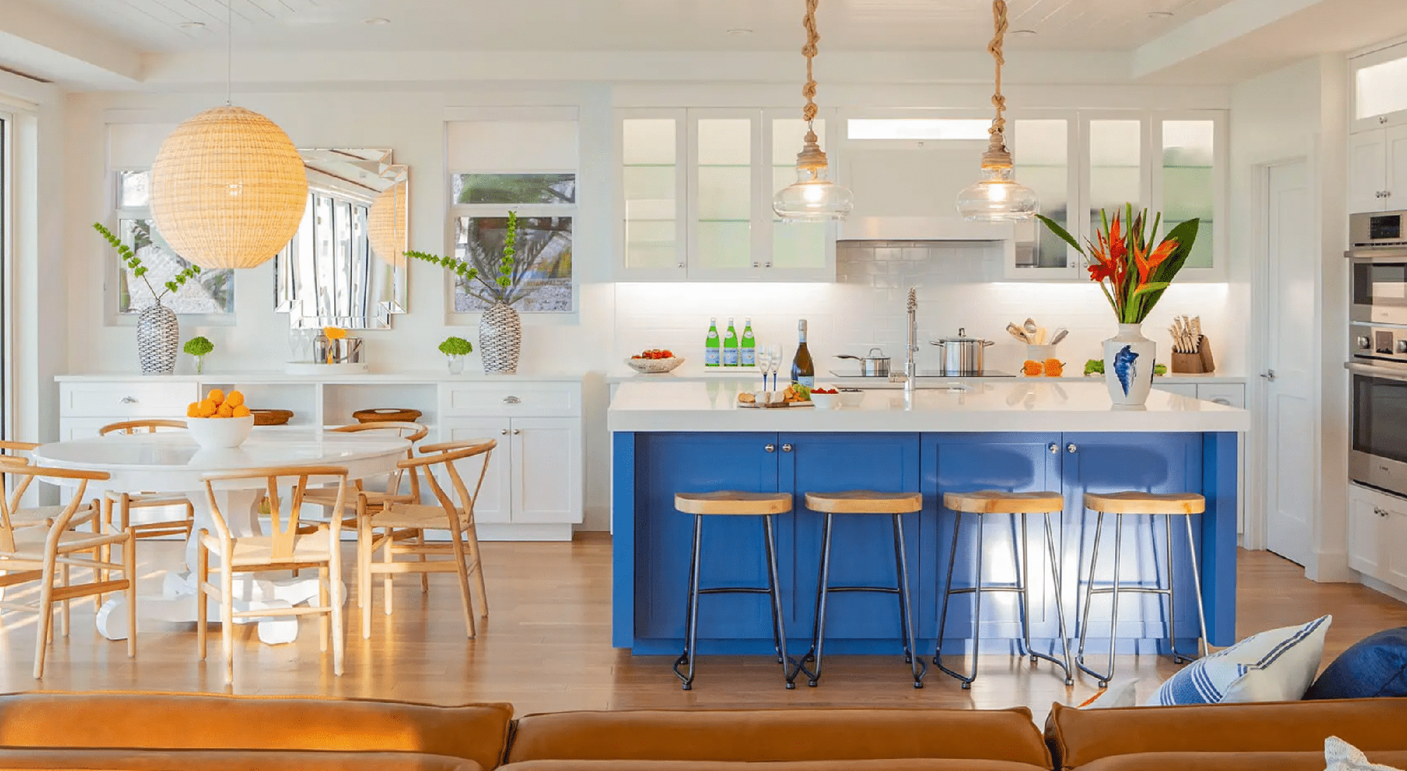 Biến hóa căn bếp gia đình từ phong cách đến không gian chỉ với gam màu xanh dương - Ảnh 8.