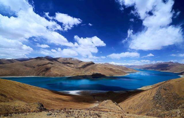 Yamdrok - hồ nổi tiếng nhất Tây Tạng có trữ lượng cá cả triệu tấn nhưng không ai dám ăn - Ảnh 2.