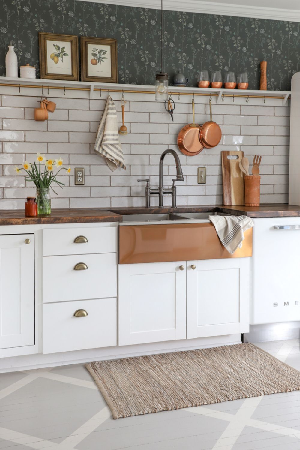Trang trí nhà bếp bằng giấy dán tường dễ dàng, đơn giản và tiết kiệm rõ ràng so với dùng gạch ốp - Ảnh 12.