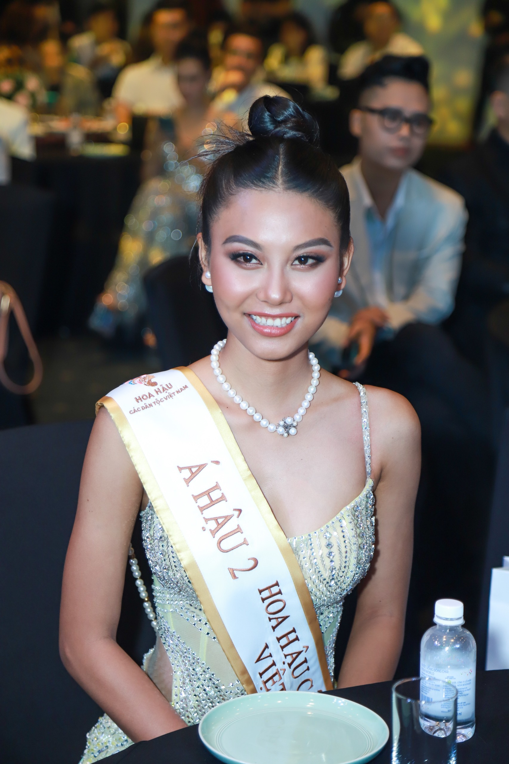 Sự kiện tâm điểm Vbiz hôm nay: Hoa hậu Nông Thúy Hằng mất quyền thi quốc tế, Á hậu 2 đại diện Việt Nam thi Miss Earth - Ảnh 9.