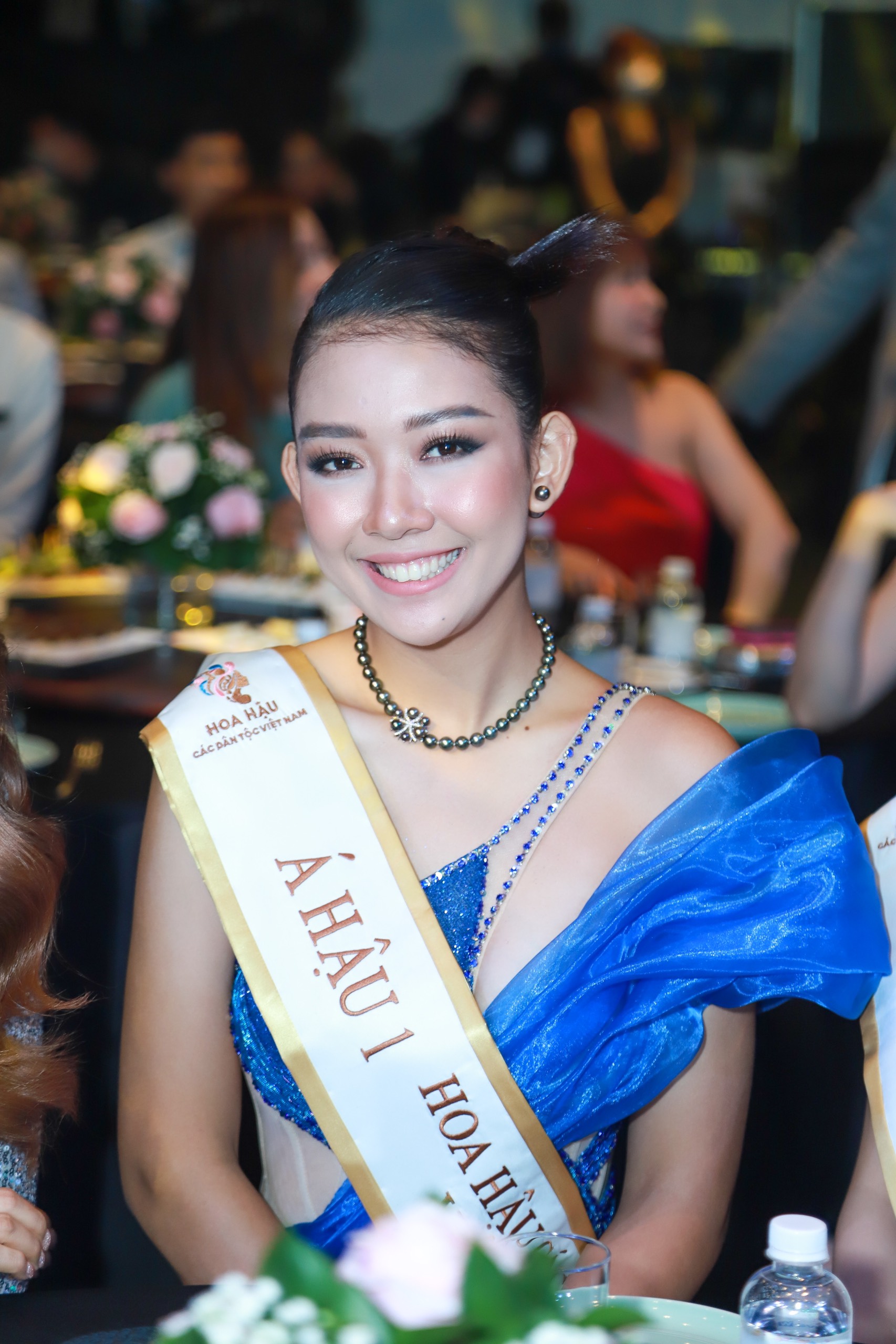 Sự kiện tâm điểm Vbiz hôm nay: Hoa hậu Nông Thúy Hằng mất quyền thi quốc tế, Á hậu 2 đại diện Việt Nam thi Miss Earth - Ảnh 8.