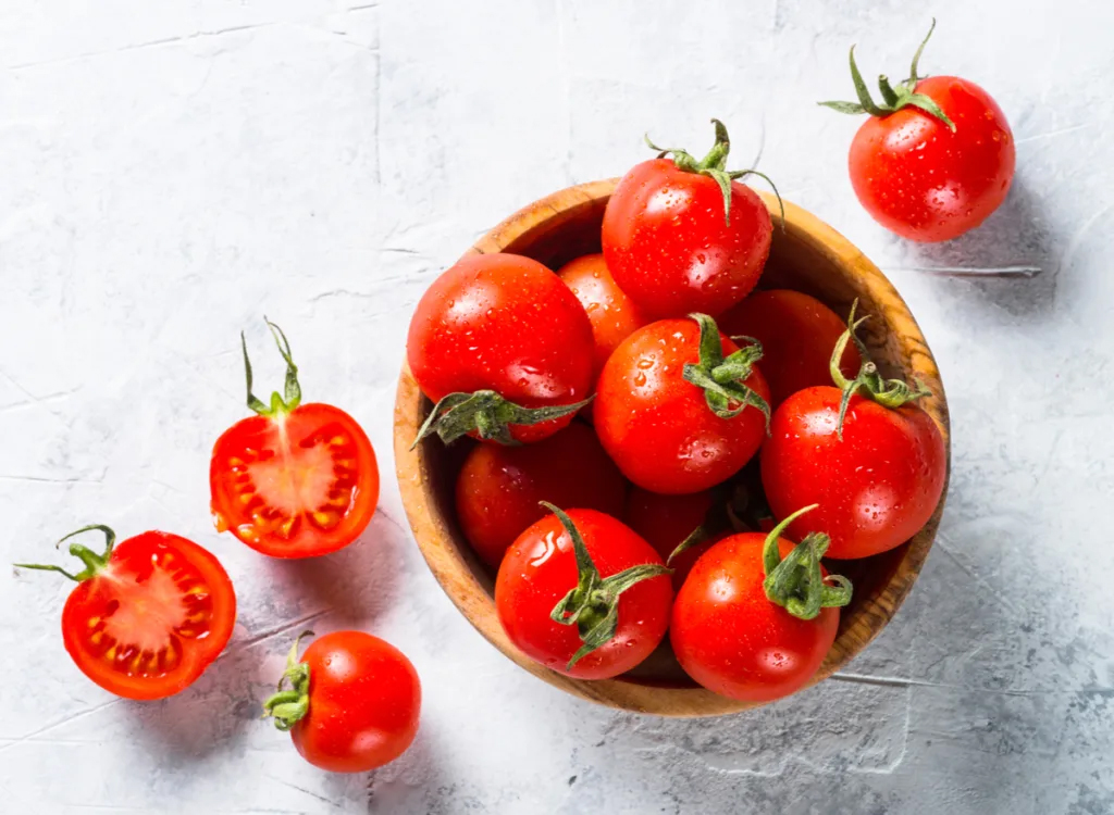 4 lợi ích khi ăn cà chua, vào mùa hè, lợi ích số 1 khiến chị em càng &quot;sốt xình xịch&quot; - Ảnh 5.