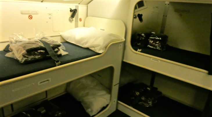 Bên trong phòng ngủ bí mật của phi công trên các chuyến bay dài: Thoải mái chẳng kém gì một số khoang hạng nhất! - Ảnh 15.
