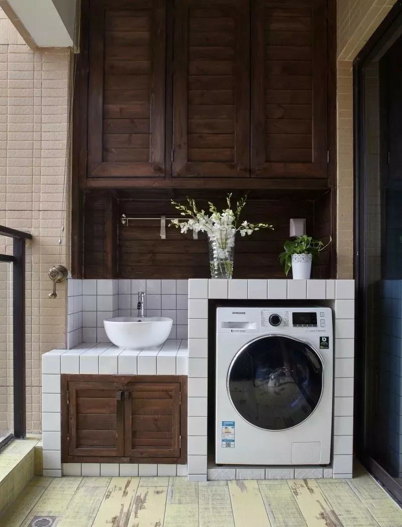 Tận dụng ban công làm nơi vừa thư giãn vừa để máy giặt, giải pháp siêu hay cho những người ở nhà chung cư - Ảnh 7.