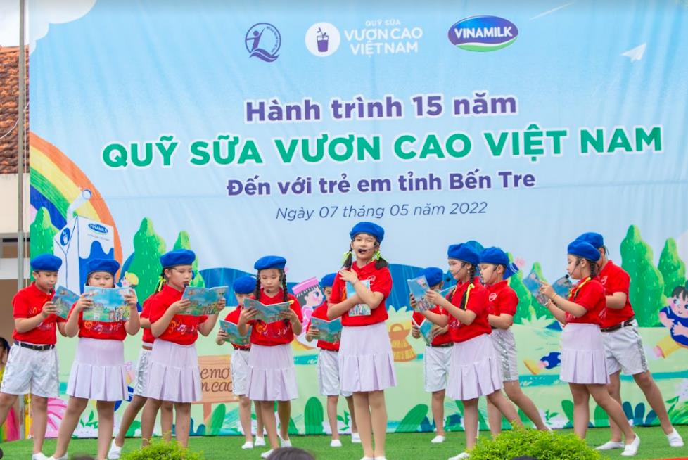 Vinamilk và Quỹ sữa Vươn cao Việt Nam tổ chức nhiều hoạt động nhân dịp 15 thành lập - Ảnh 9.
