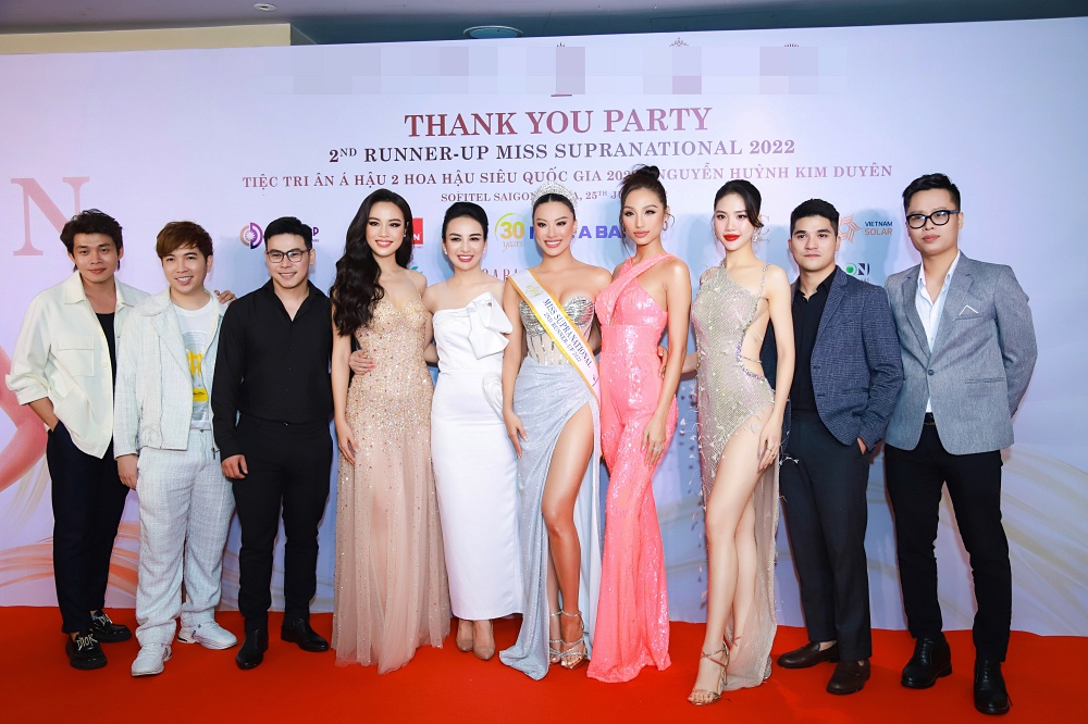 Hoa hậu Ngọc Châu ghi điểm với hành động che chắn giúp Á hậu Thảo Nhi chỉnh váy - Ảnh 12.