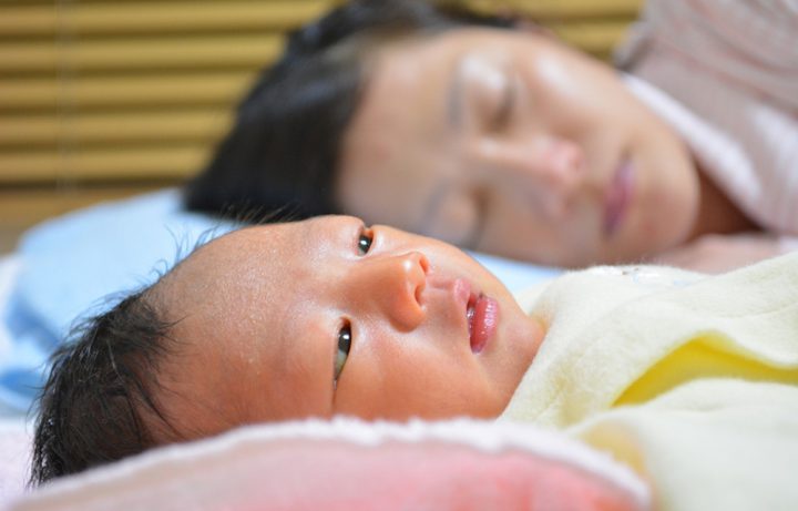 Dù sinh thường hay sinh mổ, hãy làm 4 việc này trong ngày đầu tiên sau sinh, nó liên quan đến sức khỏe của sản phụ - Ảnh 1.