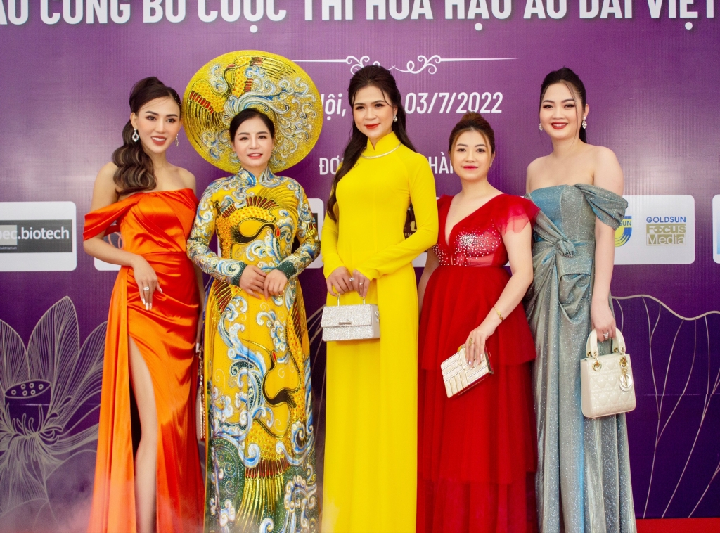 Cuộc thi Hoa hậu Áo dài Việt Nam khác Hoa khôi Áo dài Việt Nam mà Lan Khuê từng đăng quang như thế nào? - Ảnh 1.
