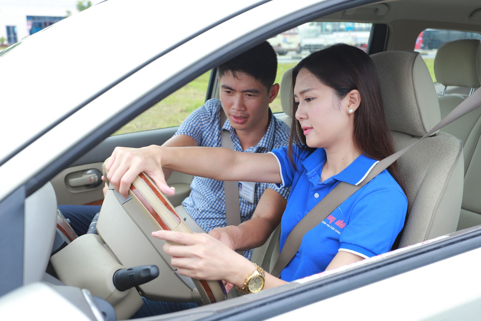Học lái xe ô tô B1, B2 bắt đầu tăng: Chi tiết bảng giá học/thi bằng lái và những sự thay đổi nhất định phải biết! - Ảnh 1.