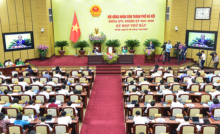 Bí thư Hà Nội: Thủ đô không đạt kế hoạch về số trường công lập chuẩn quốc gia - Ảnh 1.