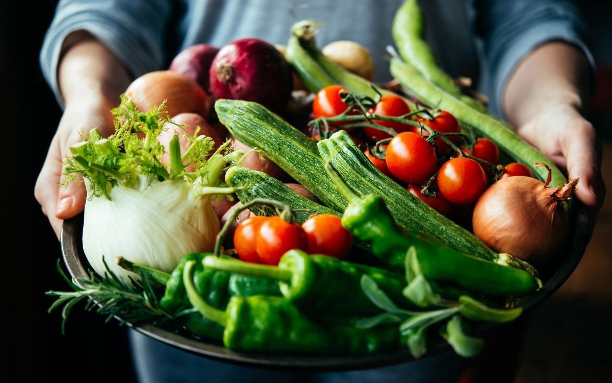 5 loại rau giúp giảm cholesterol trong máu, giảm nguy cơ đột quỵ mùa hè