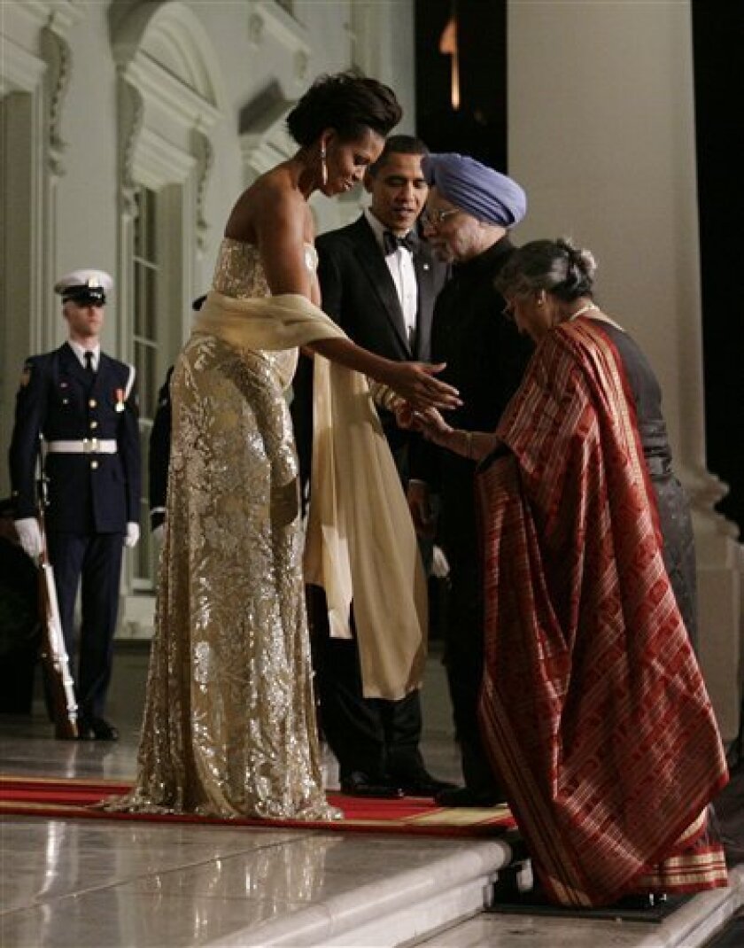 Bà Obama: Đỉnh cao tinh tế của thời trang ngoại giao, nhưng lắm lần &quot;người tính không bằng trời tính&quot; - Ảnh 6.