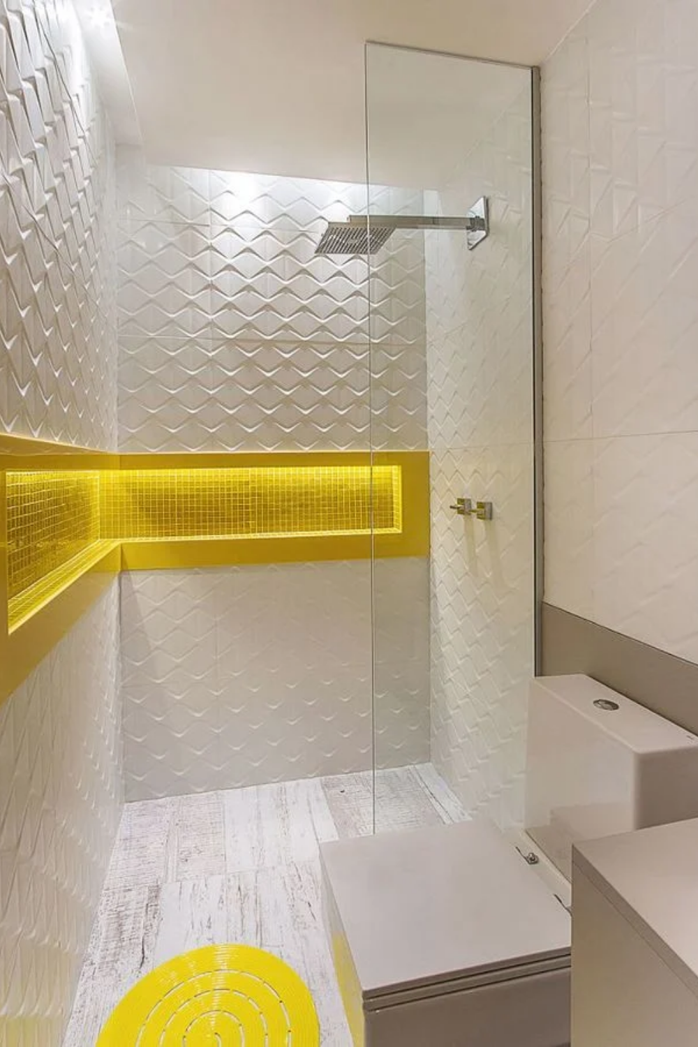 Bí quyết cho căn phòng tắm luôn tươi sáng, sinh động là bổ sung gam màu vàng nắng - Ảnh 4.