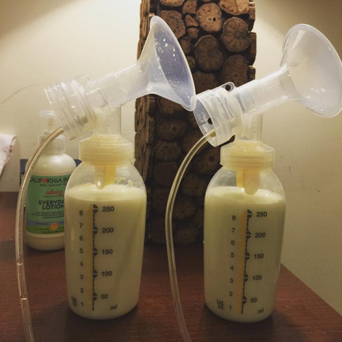 Từng stress nặng vì thuộc dạng &quot;ít sữa bẩm sinh&quot;, mẹ Hà Nội kích sữa thành công, mỗi ngày hút được 1,8l sữa - 2 con sinh đôi bú thỏa thuê - Ảnh 4.