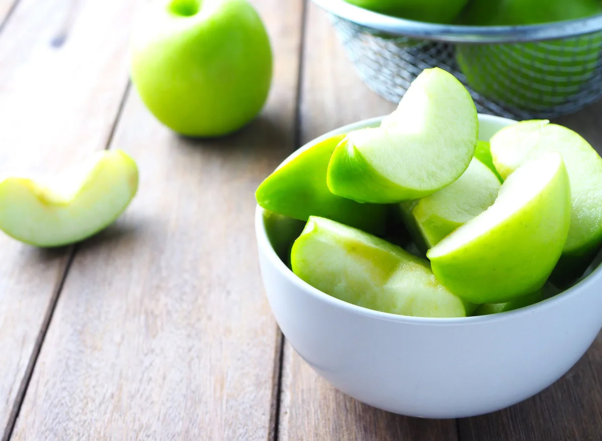 Ăn một quả táo xanh khi đói, cơ thể nhận được 10 lợi ích, phụ nữ sau tuổi 50 sẽ trẻ lâu - Ảnh 3.