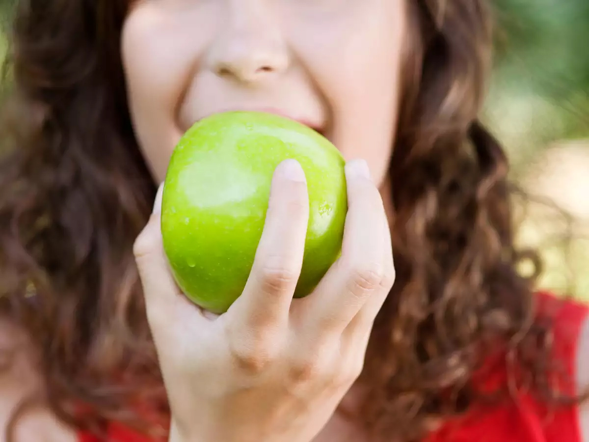 Ăn một quả táo xanh khi đói, cơ thể nhận được 10 lợi ích, phụ nữ sau tuổi 50 sẽ trẻ lâu - Ảnh 6.