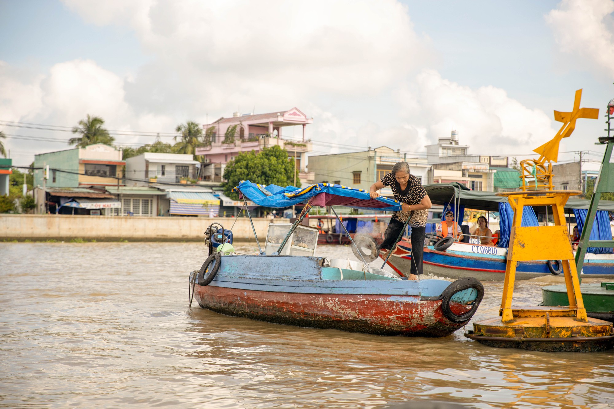 Bất ngờ trước sự thay đổi ở hàng bún riêu của dì Hai - &quot;bà hoàng nước dùng&quot; sau đúng 10 năm được Gordon Ramsay ghé thăm, quảng bá toàn thế giới - Ảnh 10.