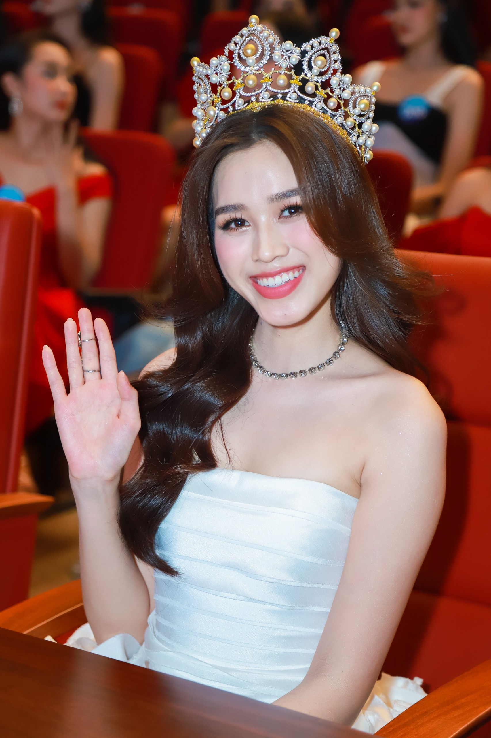 Đương kim Hoa hậu Thế giới đọ sắc bên dàn Hoa - Á hậu Việt Nam trước thềm chung kết Miss World Vietnam 2022 - Ảnh 6.