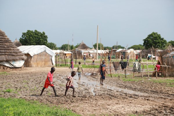 Các chiến sỹ &quot;mũ nồi xanh&quot; thêm một lần toả sáng trong mùa mưa ở Abyei  - Ảnh 2.