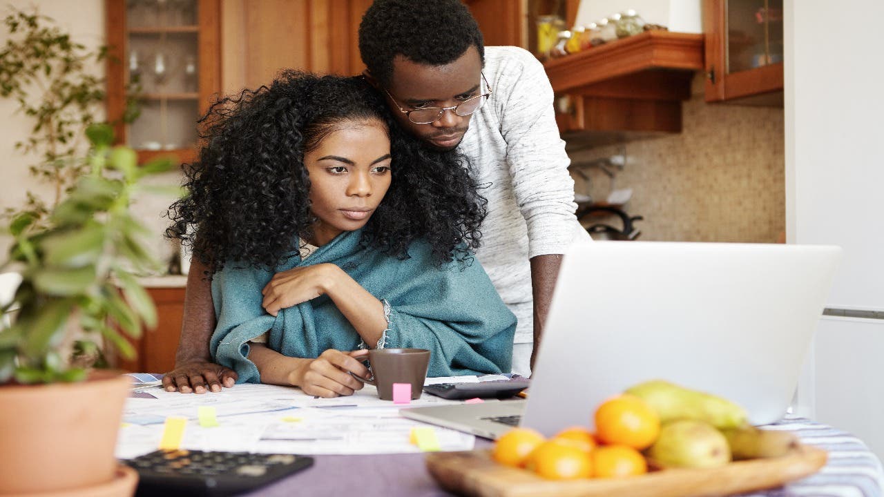 8 điều giúp hôn nhân thành công về mặt tài chính khi người bạn đời thường xuyên chi tiêu bốc đồng - Ảnh 3.