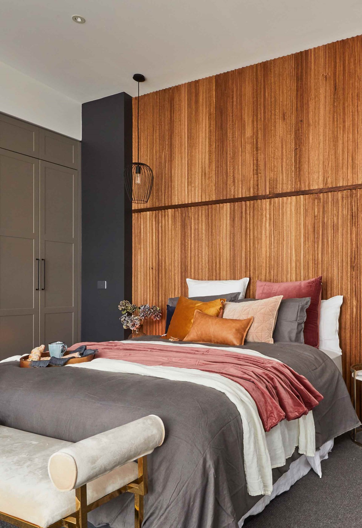 12 ý tưởng thiết kế giúp bạn có được căn phòng ngủ đẹp ngang tầm làm từ chuyên gia - Ảnh 6.