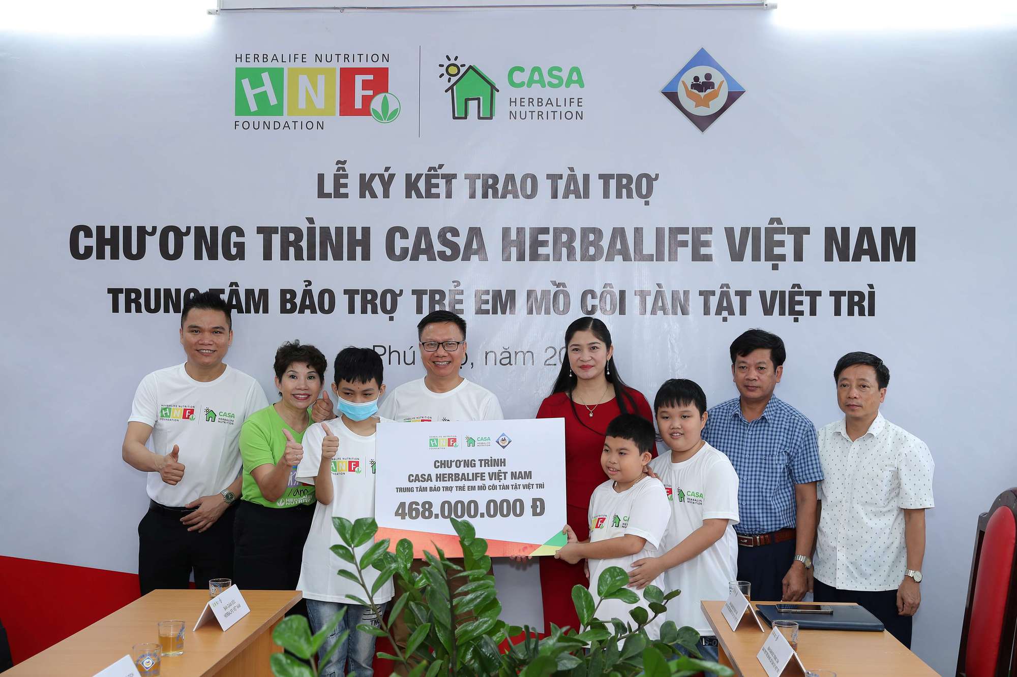 Herbalife Việt Nam hỗ trợ dinh dưỡng lành mạnh cho trẻ em có hoàn cảnh khó khăn tại Trung Tâm Bảo Trợ Trẻ Mồ Côi Tàn Tật Việt Trì - Ảnh 1.