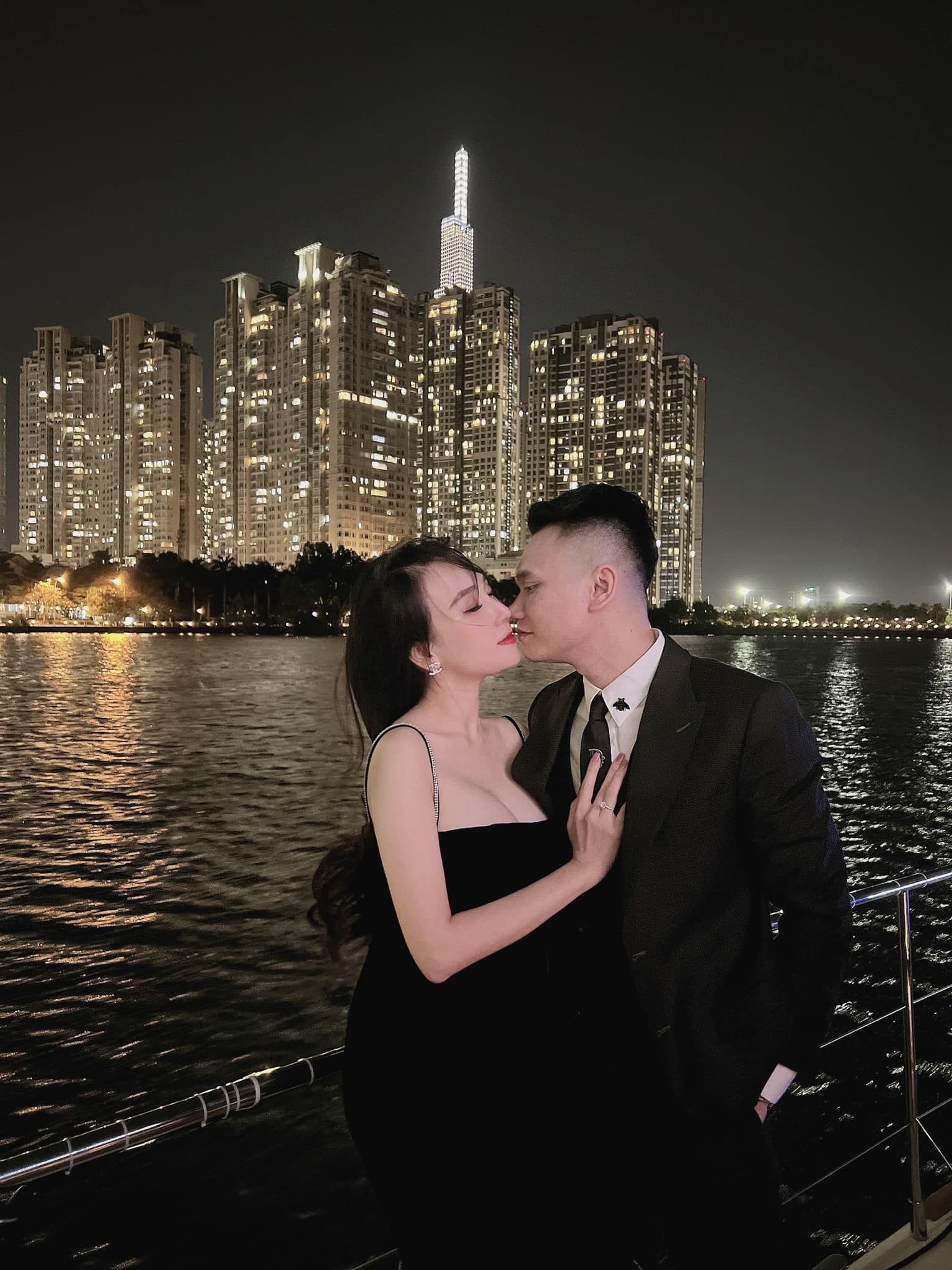 4 năm hôn nhân ngọt ngào của ca sĩ Khắc Việt và bà xã DJ Thảo Bebe - Ảnh 3.
