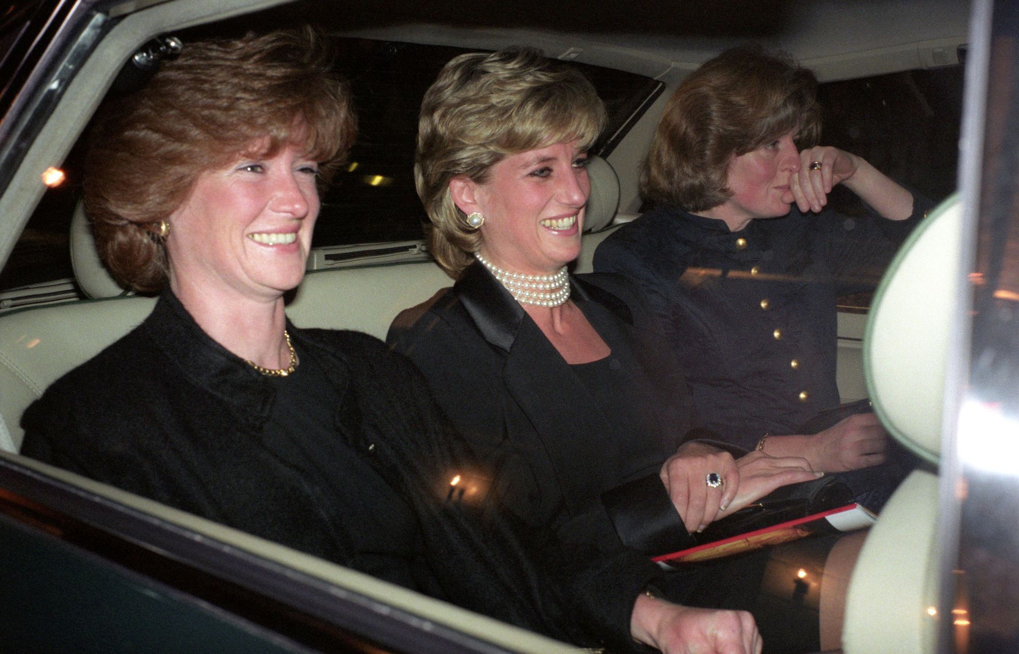25 năm trôi qua, sự ra đi của Công nương Diana vẫn là nỗi ám ảnh thay đổi tất cả những người ở lại - Ảnh 6.