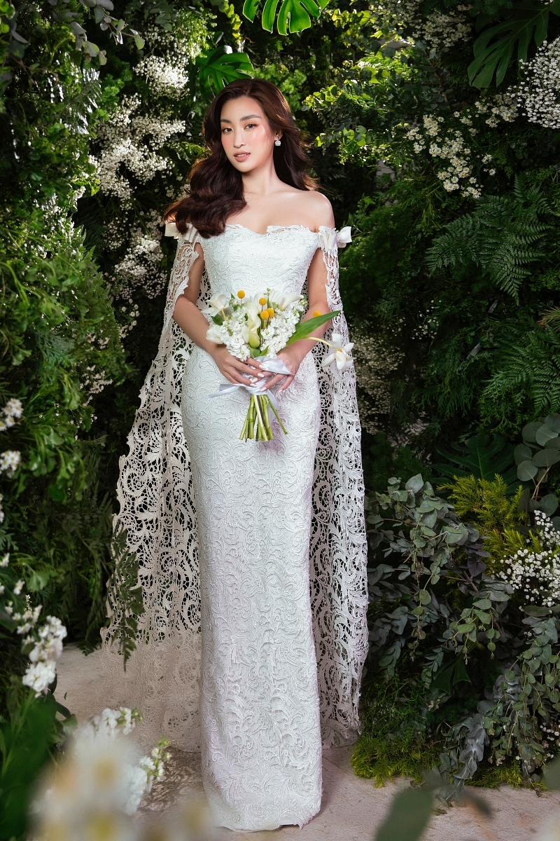 Hoa hậu Đỗ Mỹ Linh và con trai bầu Hiển sang nước ngoài chụp ảnh cưới - Ảnh 4.