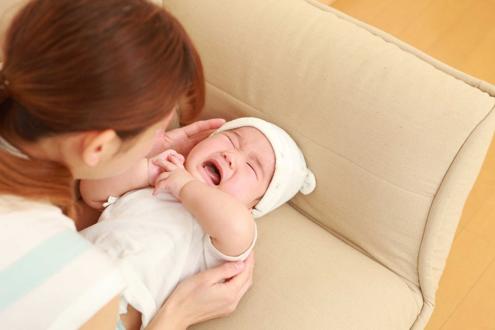 Cách thể hiện ngôn ngữ riêng của trẻ sơ sinh, mẹ nắm rõ để chăm sóc con dễ dàng hơn - Ảnh 2.