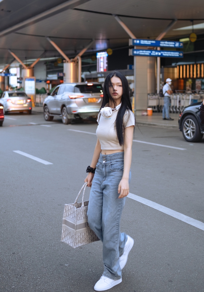 Cùng Châu Bùi, Linh Ka trở thành gương mặt trẻ Việt hiếm hoi tham dự New York Fashion Week - Ảnh 1.