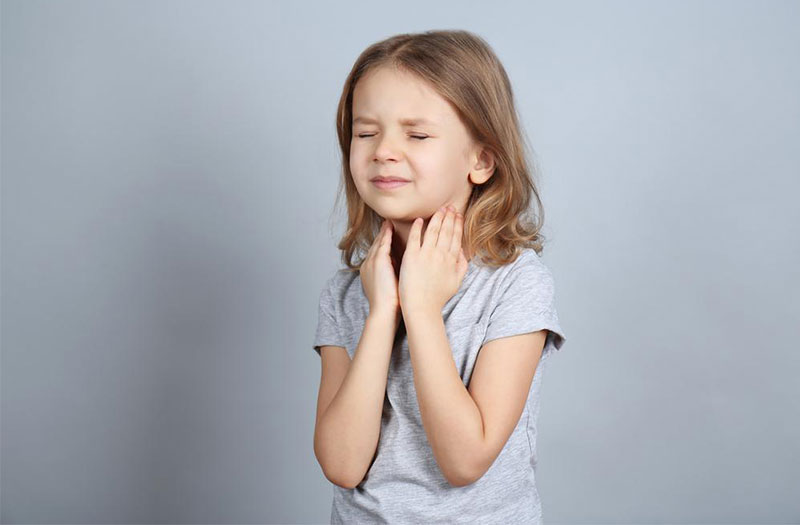 Những sai lầm làm trẻ mắc bệnh tai mũi họng khi giao mùa - Ảnh 3.