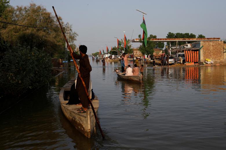 Lũ lụt chưa từng có ở Pakistan: Hơn 1/3 diện tích quốc gia chìm dưới nước - Ảnh 3.