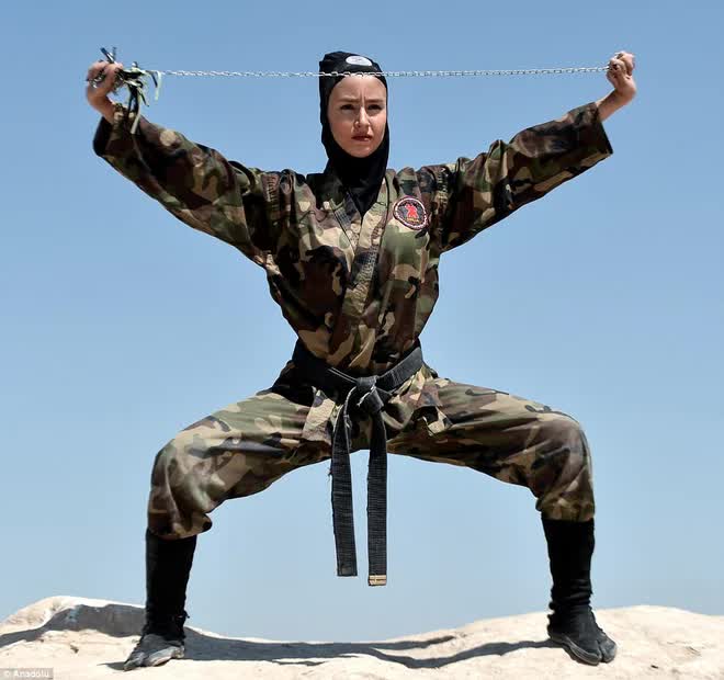 Phụ nữ Iran khiến phương Tây ấn tượng mạnh khi trở thành các nữ Ninja - Ảnh 7.