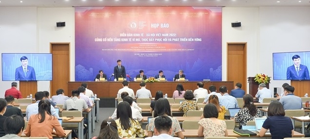 Khoảng 400 đại biểu tham dự Diễn đàn kinh tế - xã hội Việt Nam 2022 - Ảnh 1.