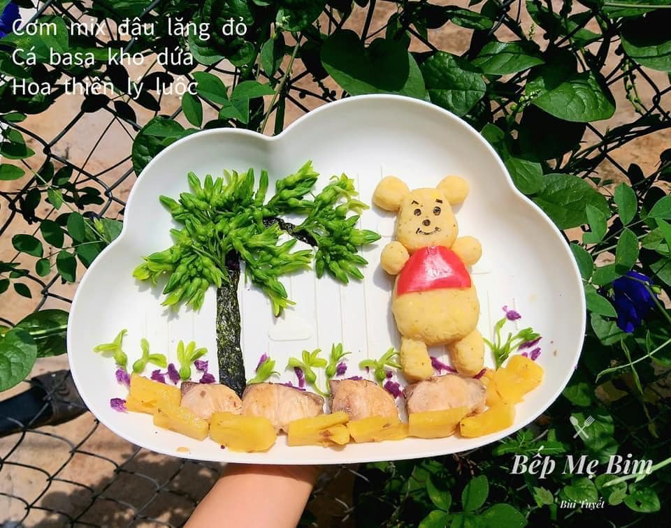 Mẹ 9x khéo léo làm cơm cho con trai đẹp như tranh vẽ - Ảnh 2.