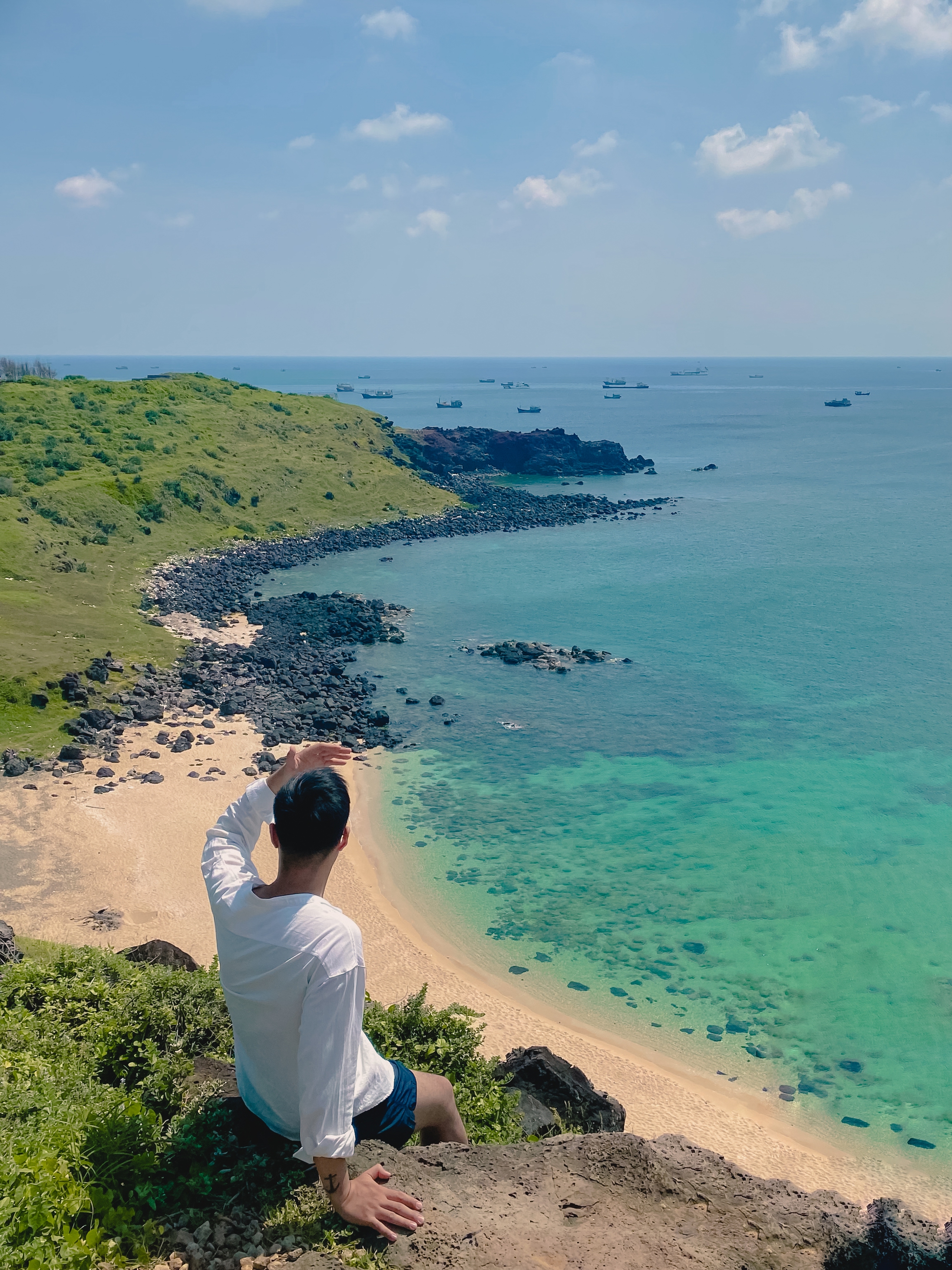 (mai) Lần đầu đi đảo Phú Quý sau dịch, cô gái Hà Nội được cầu hôn đúng khoảnh khắc hoàng hôn ở vịnh Triều Dương - Ảnh 6.