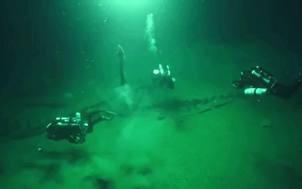 Quét sâu 2 km dưới đáy Biển Đen, cỗ máy thấy &quot;vật lạ&quot; 2.400 năm: Vì sao còn nguyên vẹn?