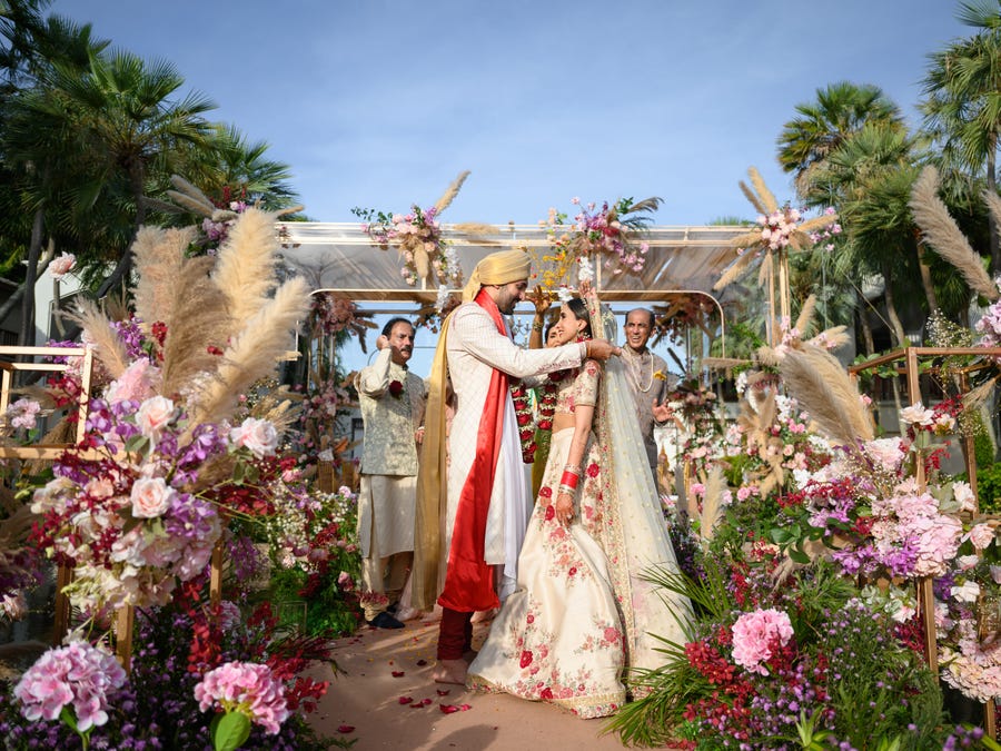 Đám cưới siêu sang Ấn Độ có gì khiến khách sạn khắp Đông Nam Á cạnh tranh nhau, trong đó có Việt Nam - Ảnh 2.