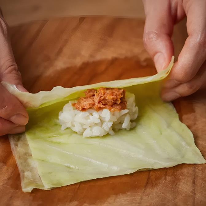 Học người Hàn cách làm món bắp cải cuộn vừa đơn giản, vừa thơm ngon - Ảnh 3.
