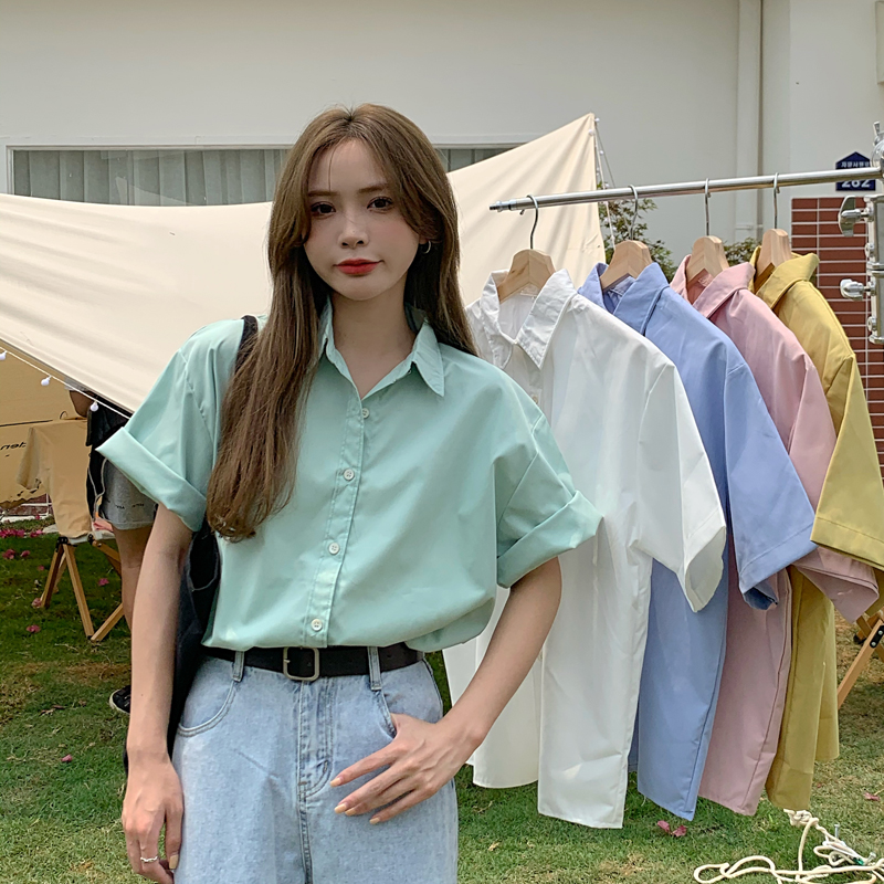 Học lỏm gu thời trang tối giản cực trẻ trung của nữ Youtuber Hàn Quốc nổi tiếng  - Ảnh 2.
