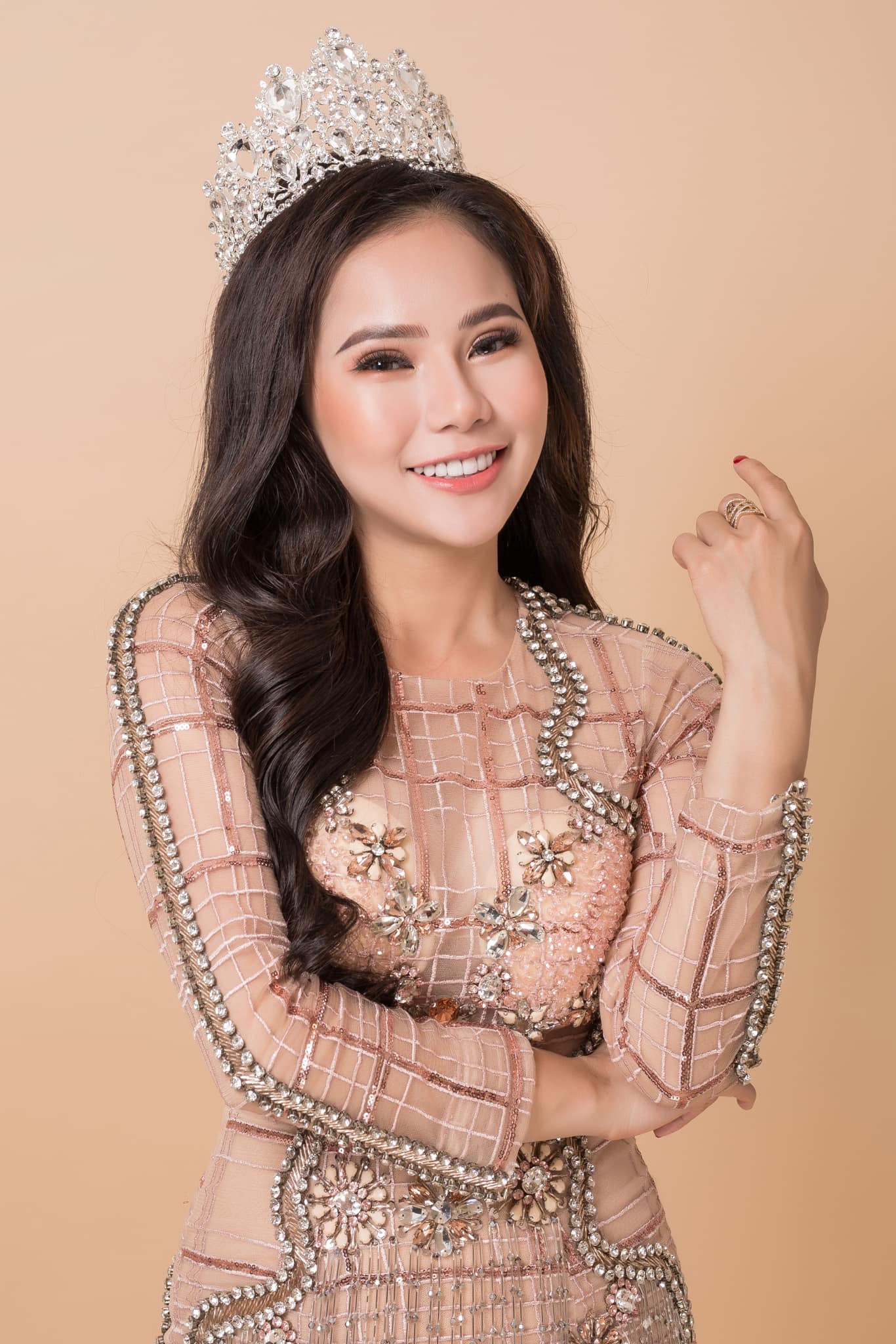 Hoa hậu Nhân ái Giang Hồng Ngọc: Hành trình nuôi 3 con từ khó khăn đến thành công - Ảnh 1.